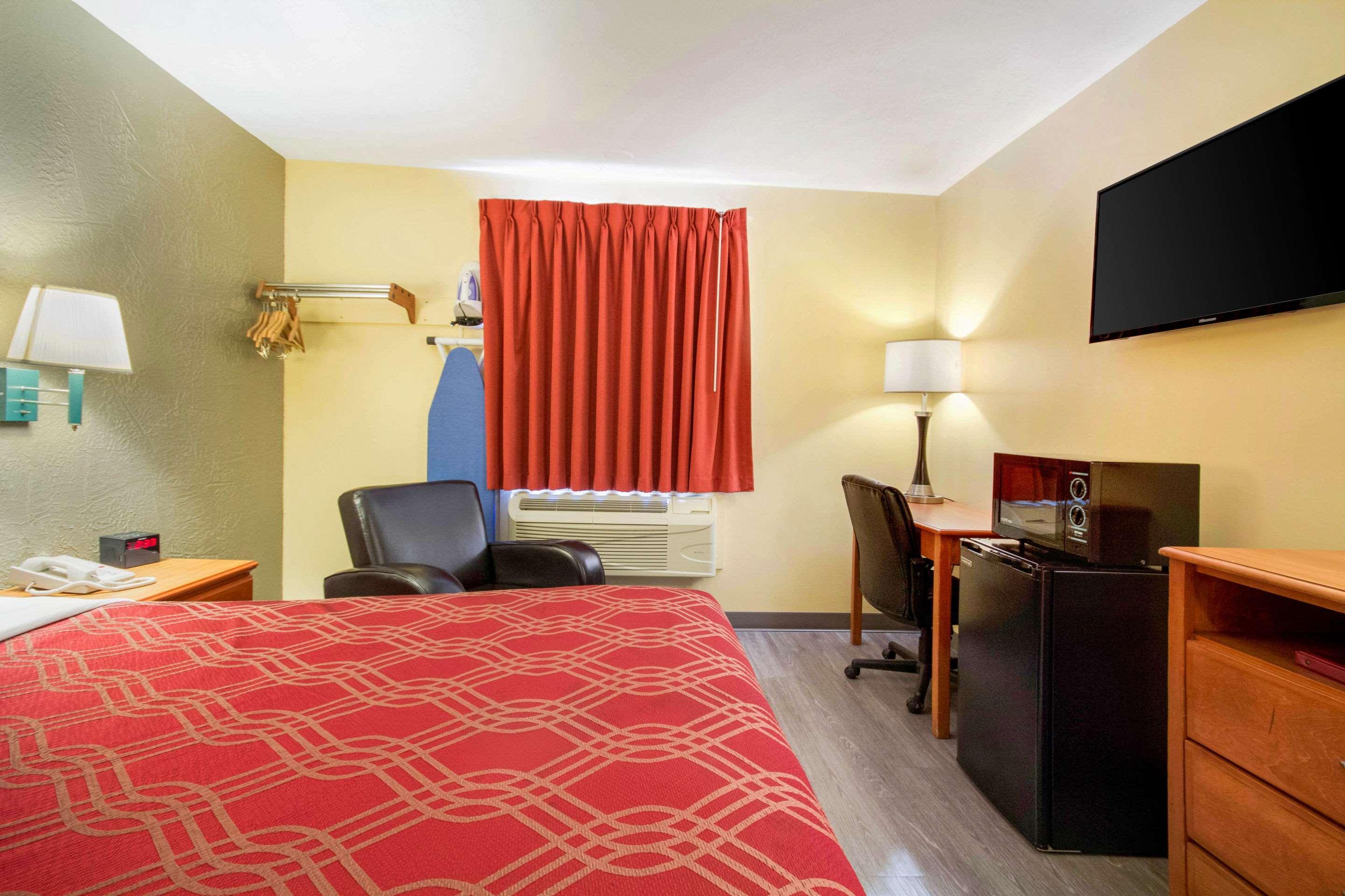 Econo Lodge Lansing - Leavenworth Luaran gambar