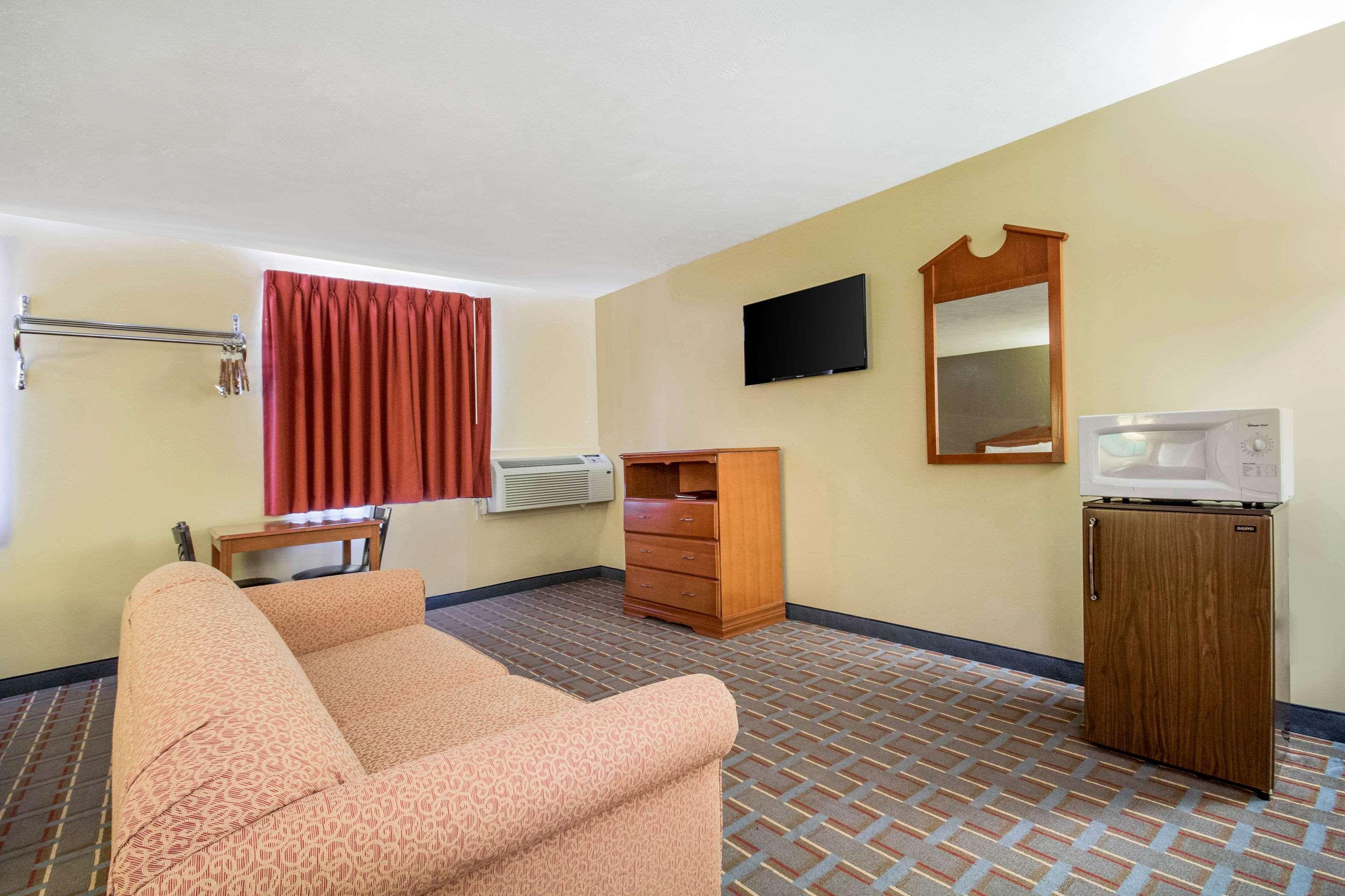 Econo Lodge Lansing - Leavenworth Luaran gambar